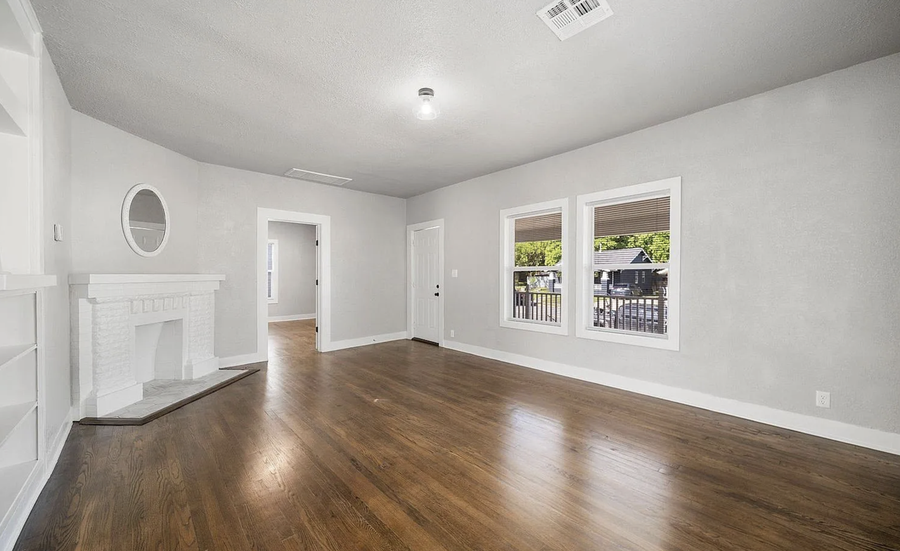 1217 N Main St #1 - Photo 4 of 13