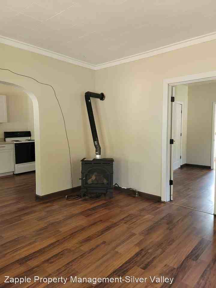 617 2nd St - Photo 2 of 8