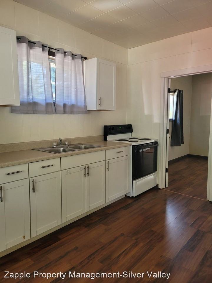 617 2nd St - Photo 3 of 8