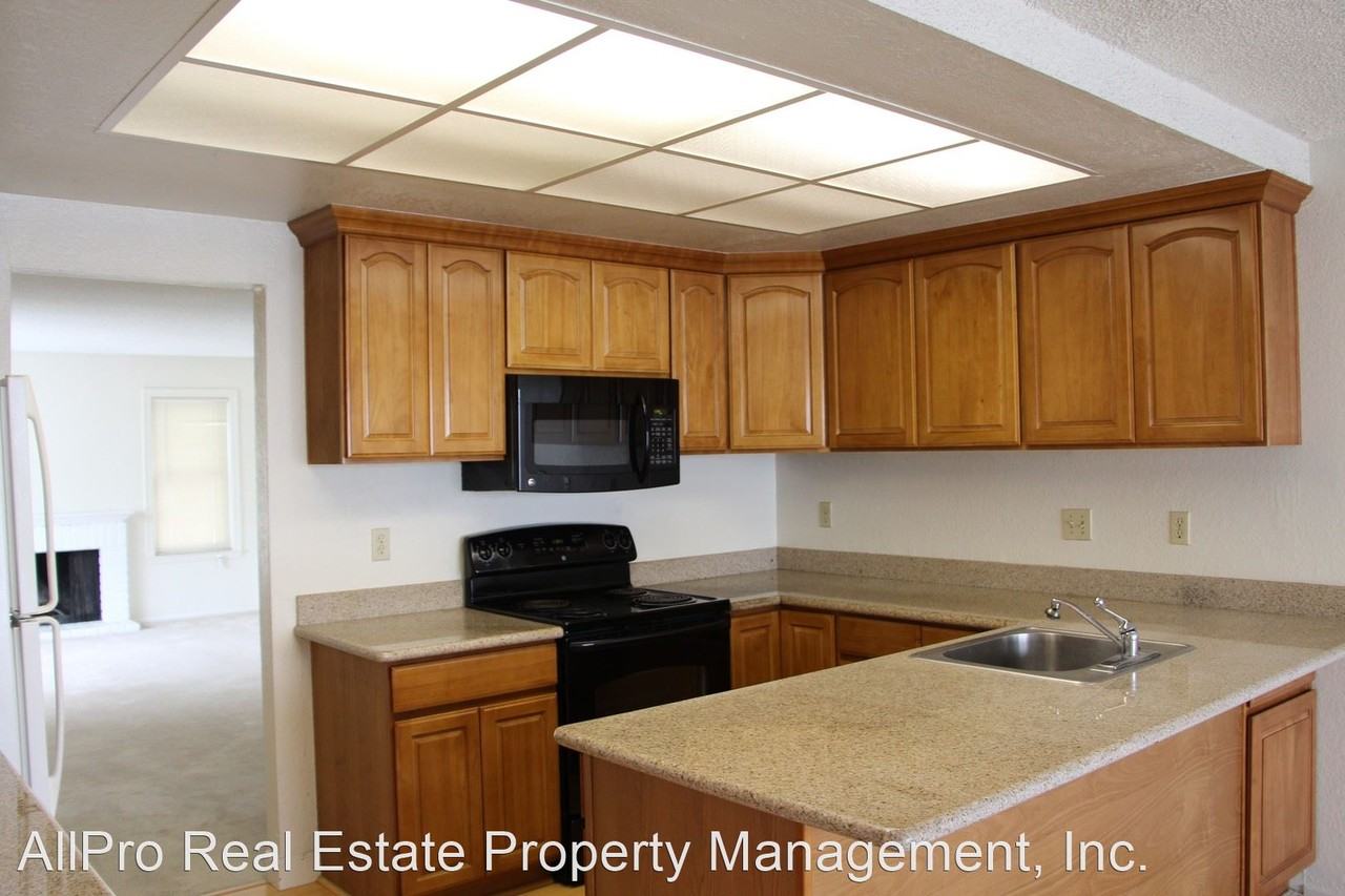 2575 Ann St - Photo 2 of 5