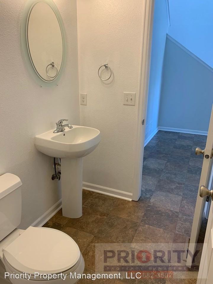 4412 J Cross Ave - Photo 3 of 15