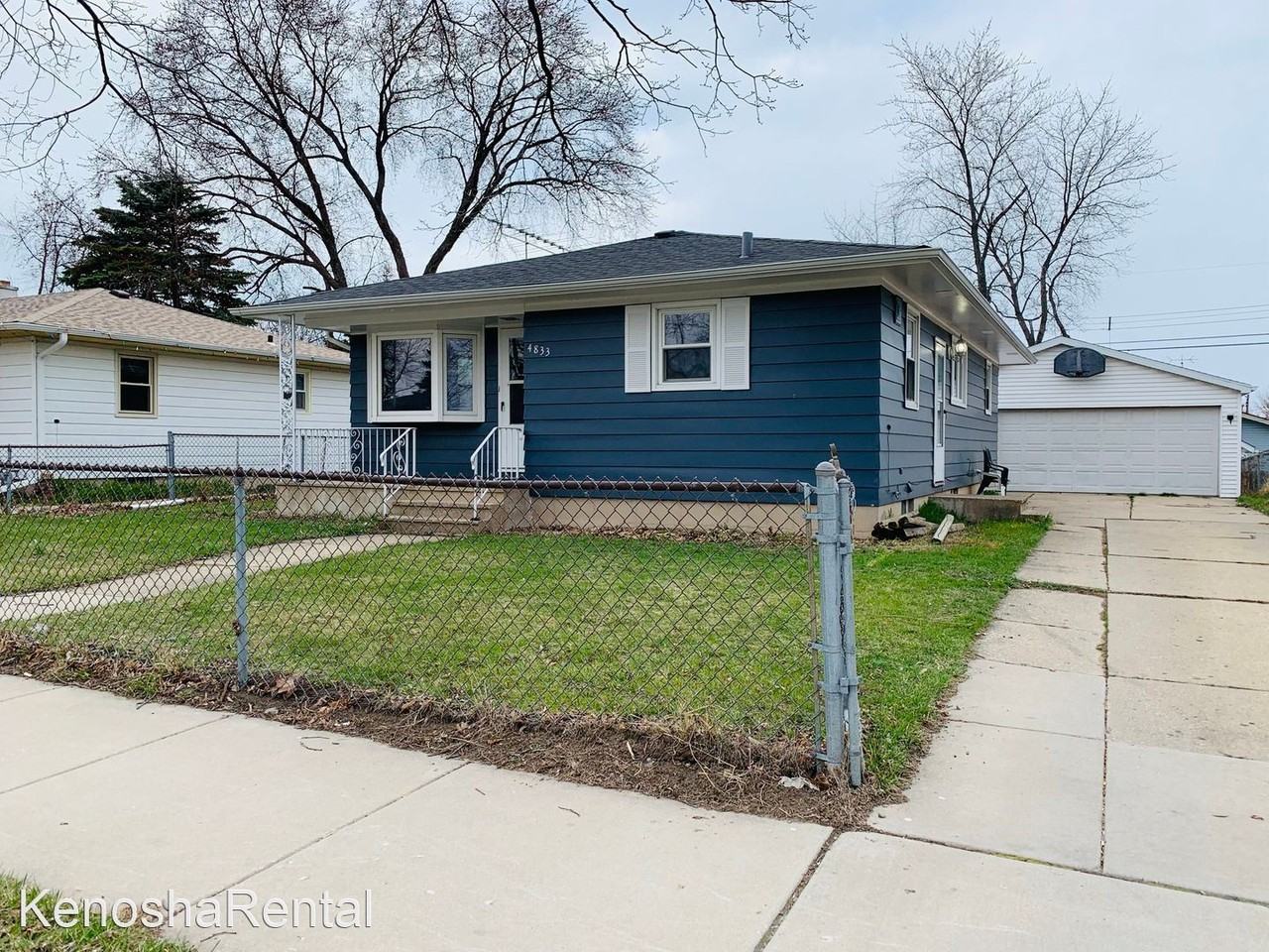 4833 34th Ave - Photo 3 of 32