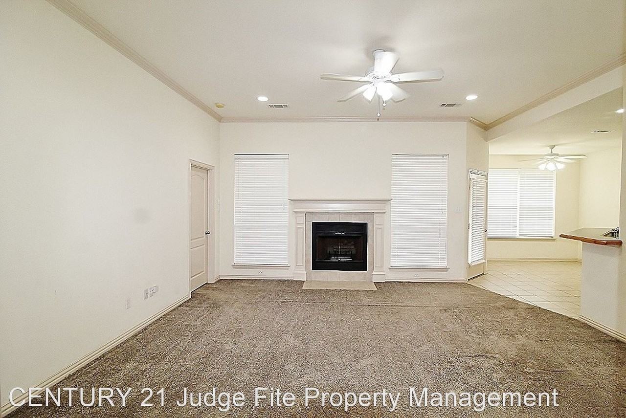 6218 Bentwood Dr - Photo 2 of 10