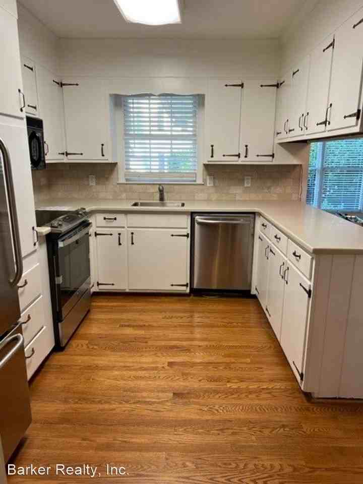 804 Burke St - Photo 2 of 10