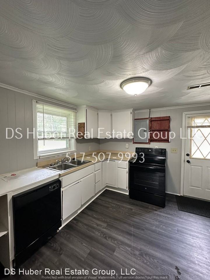 1030 Hannah Ave - Photo 2 of 12
