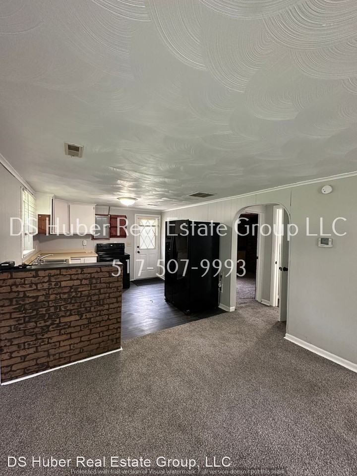 1030 Hannah Ave - Photo 3 of 12