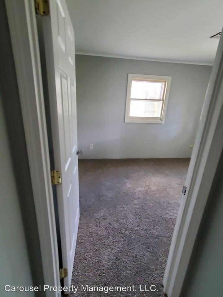 2017 Ravenswood Dr - Photo 3 of 22