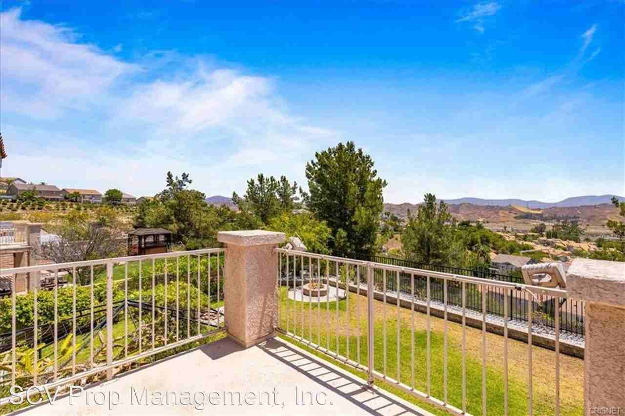 29964 Crawford Pl - Photo 2 of 23