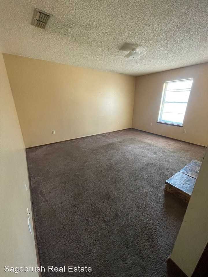 2108 Fred Daugherty - Photo 2 of 13