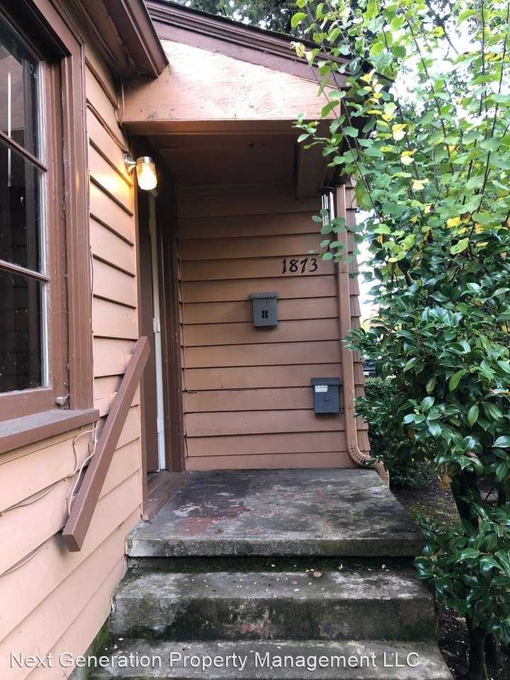 1873 Columbia St - Photo 2 of 33