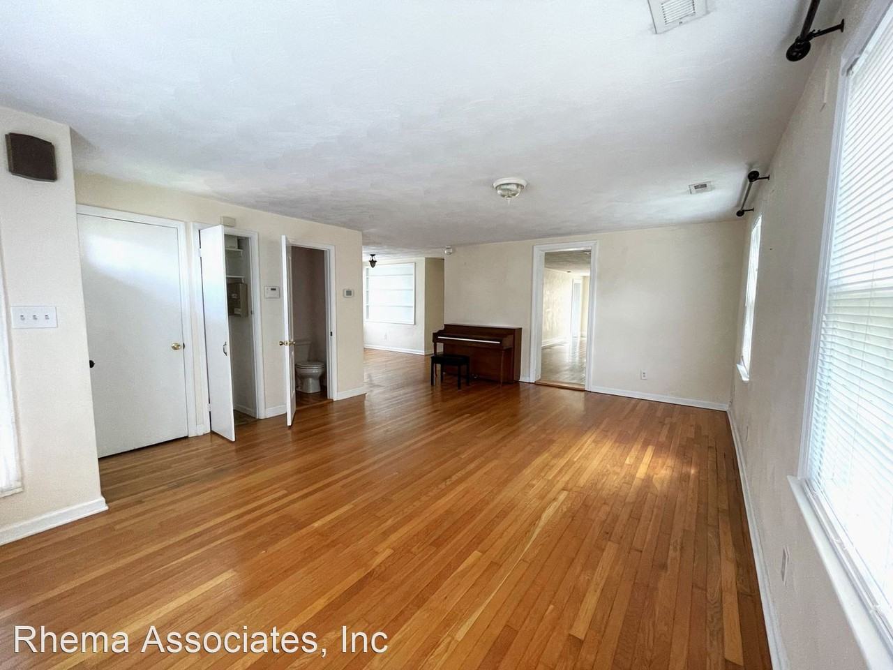 2503 Baltic Ave - Photo 2 of 16