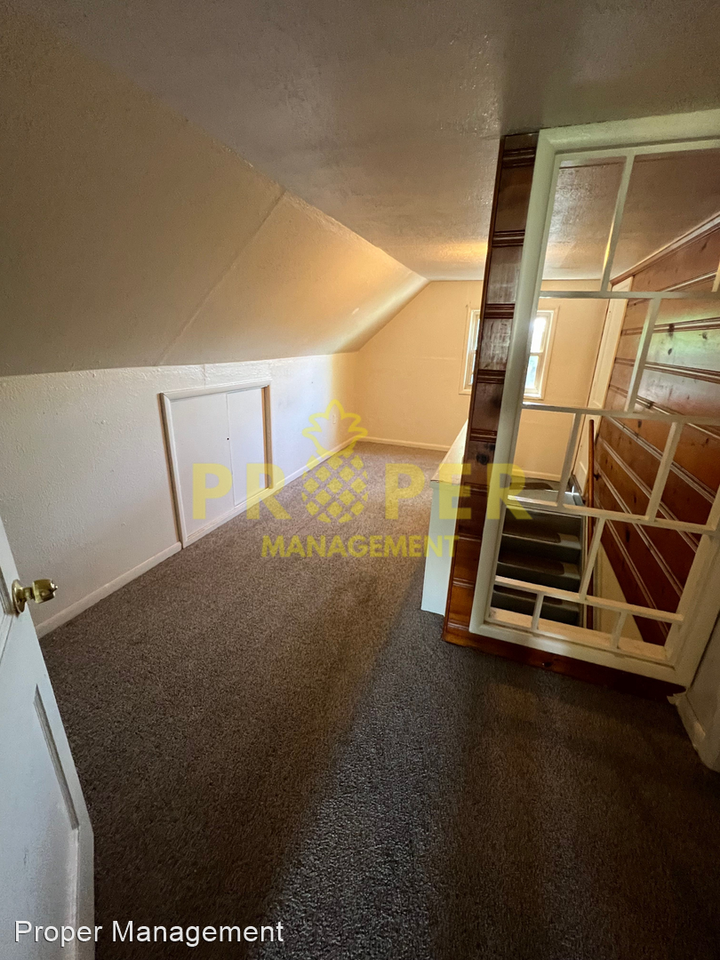 1738 Wesleyan Rd - Photo 3 of 10
