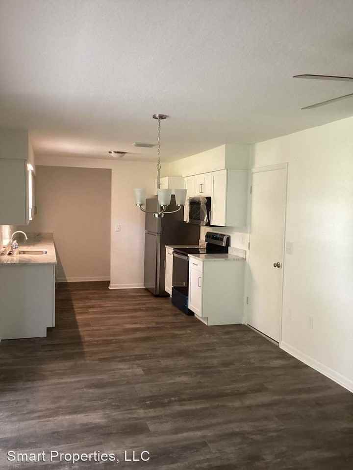 2277 Crystalview Ct - Photo 3 of 6