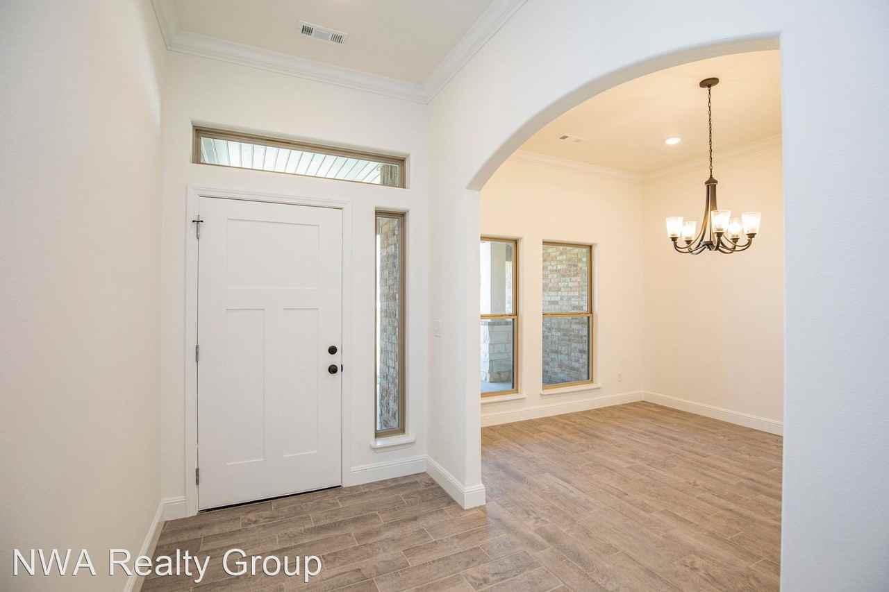 2509 Westbrook Loop - Photo 2 of 26