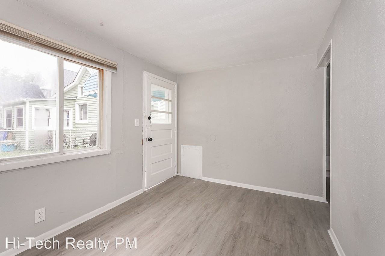 7122 BRINSMADE AVE - Photo 2 of 16