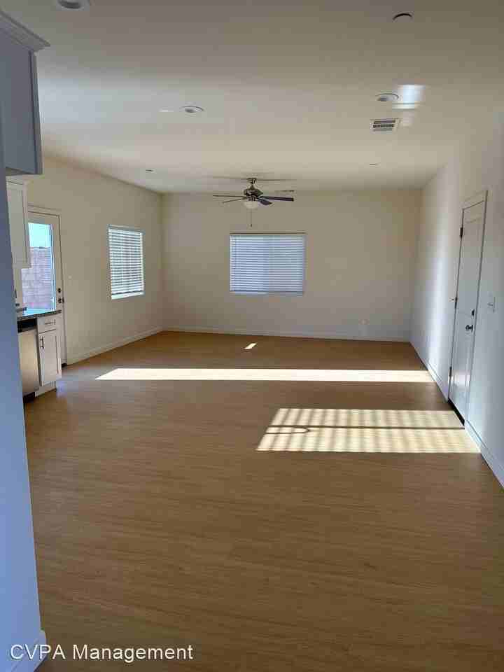 6301 Wildflower St - Photo 3 of 38