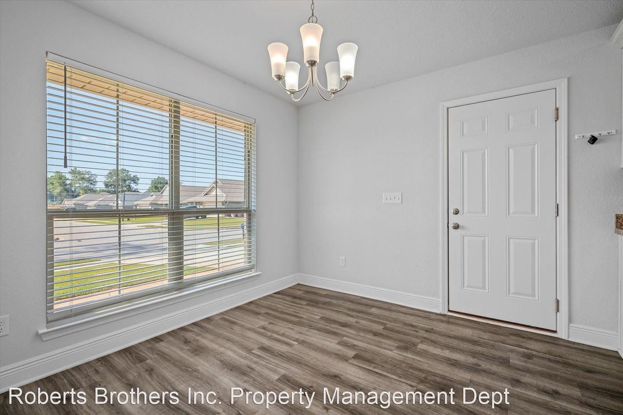 8028 Paul Casey Ln - Photo 3 of 21