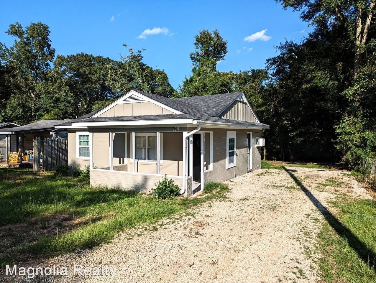 1211 Spring Dr - Photo 2 of 23
