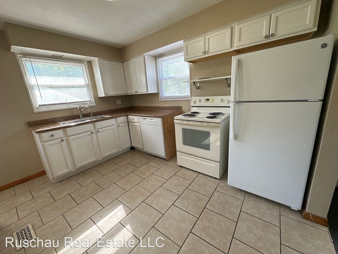 2475 Orange Ave - Photo 2 of 12