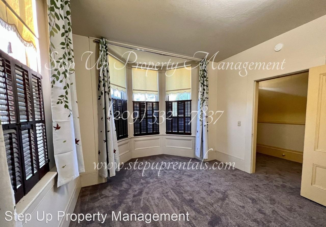 299 S Stewart St - Photo 3 of 19