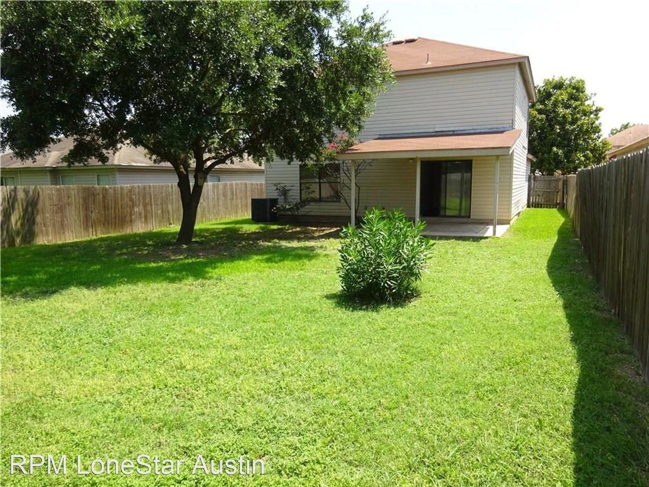 3202 Elizabeth Anne Ln - Photo 3 of 14