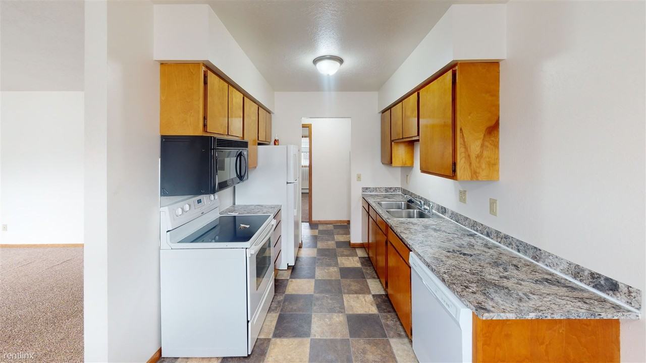 1912 N Washington St - Photo 2 of 2