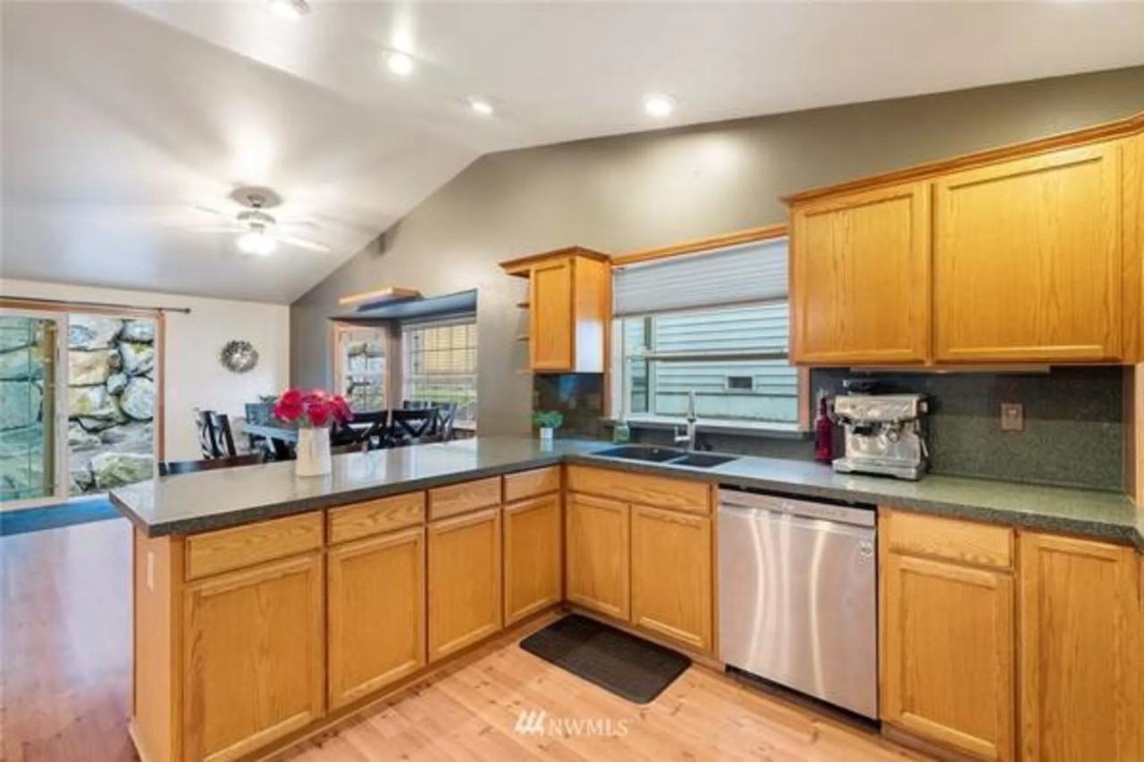 12511 58th Dr Se - Photo 3 of 6