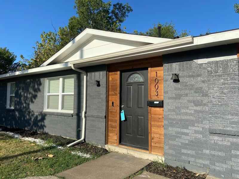 1003 Daniels Dr - Photo 2 of 28