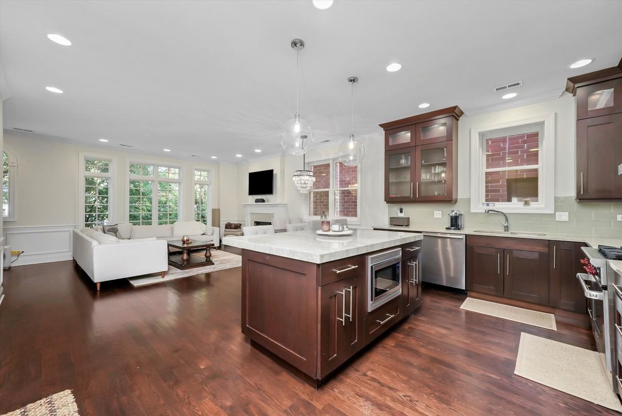 2731 N Wilton Ave 2, Chicago, IL 60614 2 Bedroom Apartment for Rent