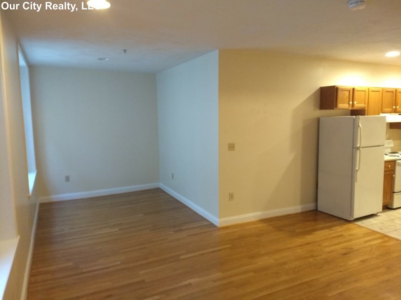 Pearl St #14 - Photo 5 of 9