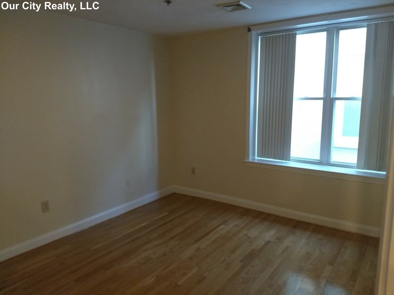 Pearl St #14 - Photo 7 of 9