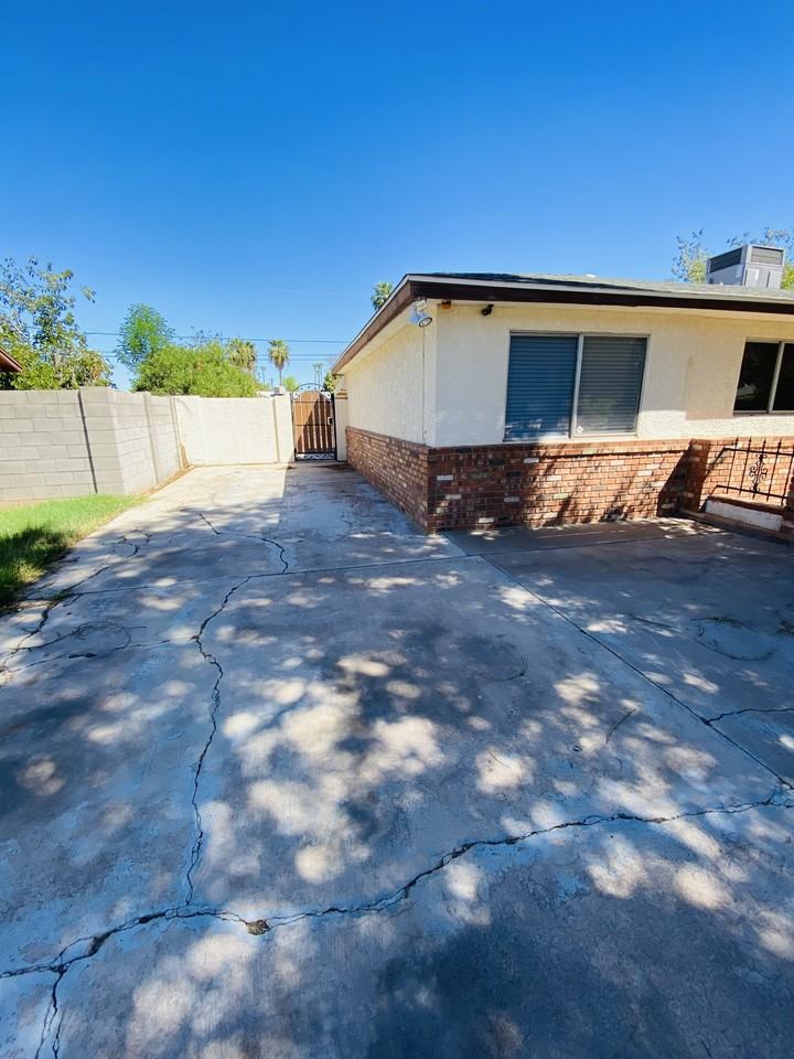 1418 E Williams St - Photo 5 of 31