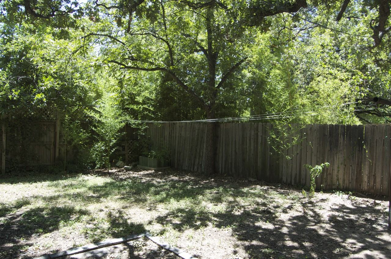 403 E 35th St - Photo 6 of 14