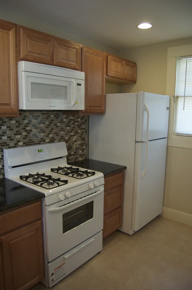 403 E 35th St - Photo 7 of 14