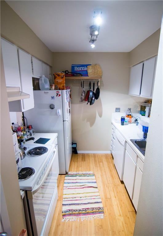 202 E 45th St #203 - Photo 3 of 17