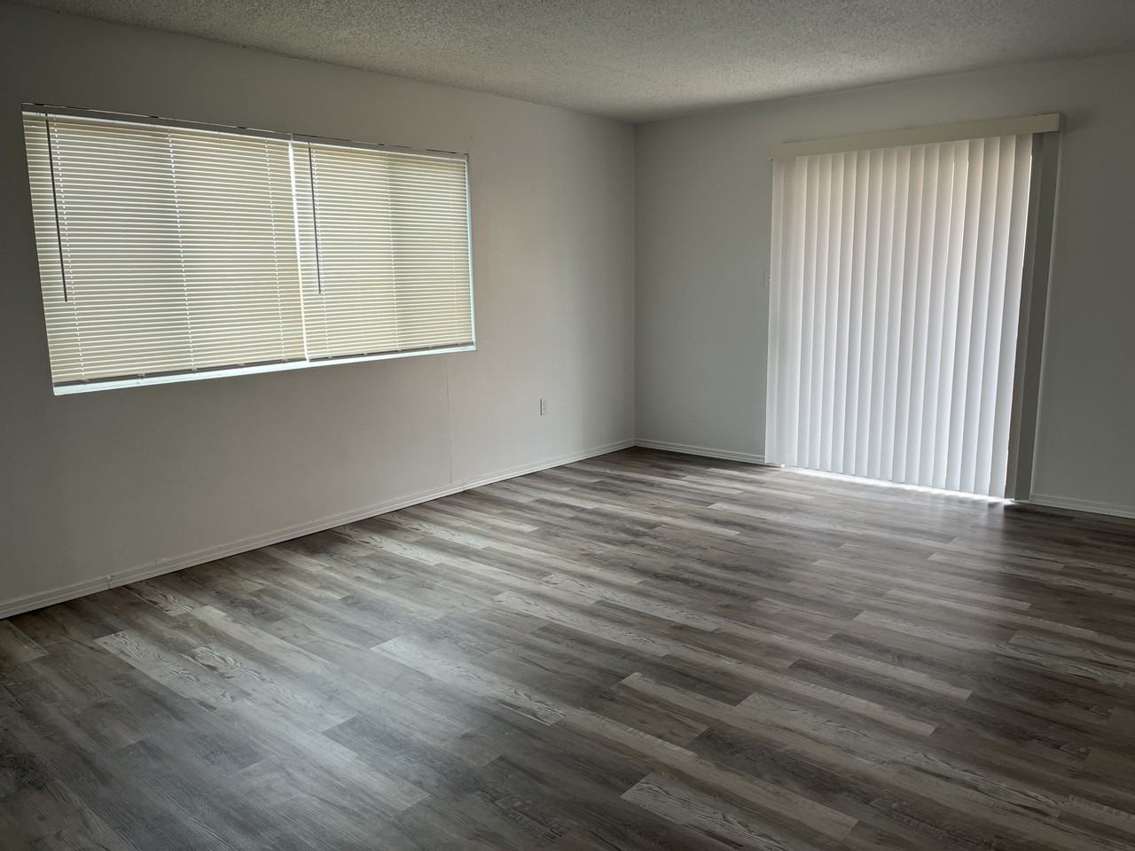 1004 Chelwood Park Blvd Ne - Photo 2 of 34