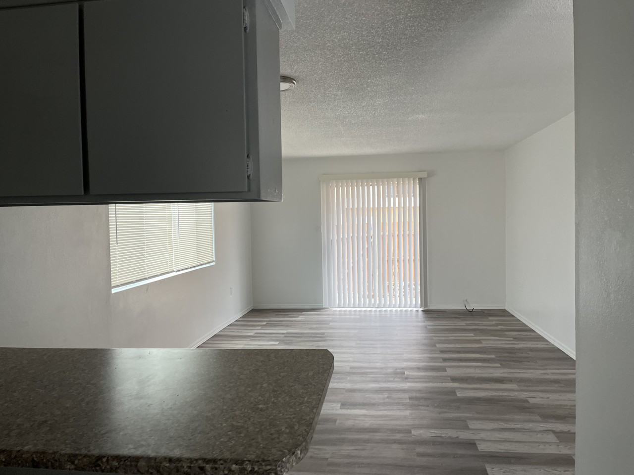 1004 Chelwood Park Blvd Ne - Photo 3 of 34