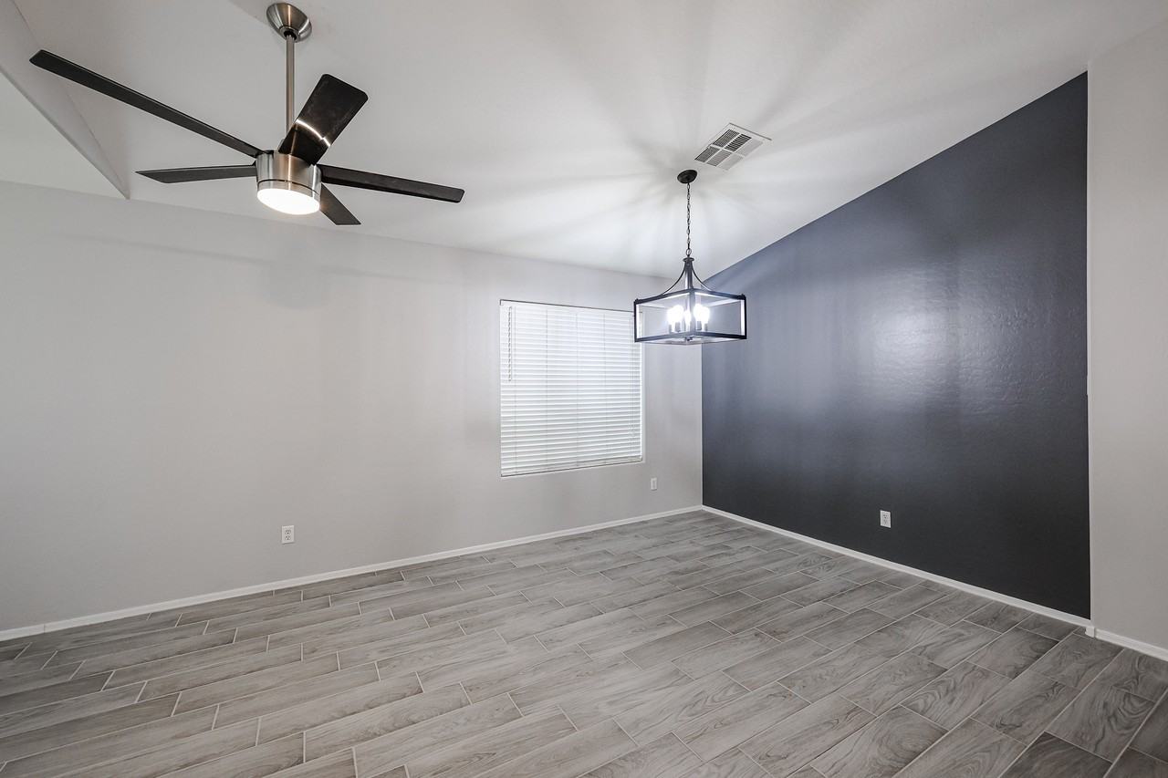 45511 W Dirk St - Photo 5 of 44