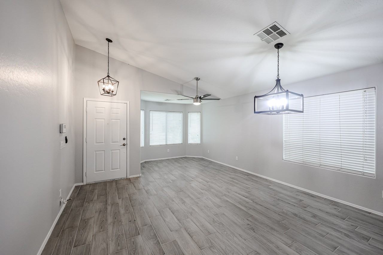 45511 W Dirk St - Photo 6 of 44