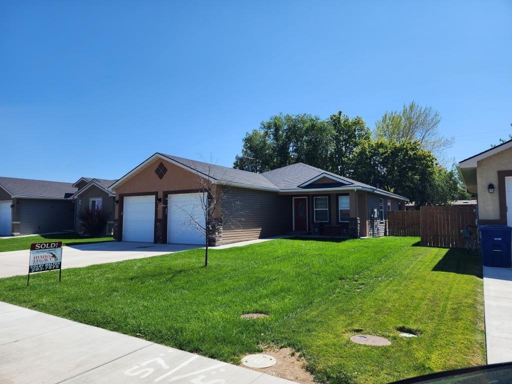 807 E Avenue A - Photo 2 of 27