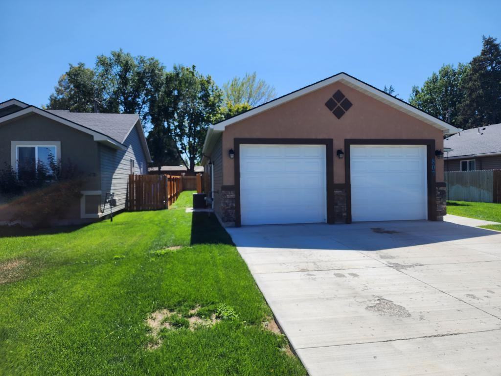 807 E Avenue A - Photo 3 of 27