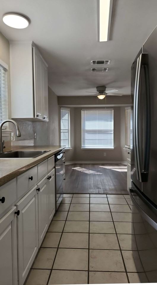 1310 Goodhue Dr - Photo 7 of 19