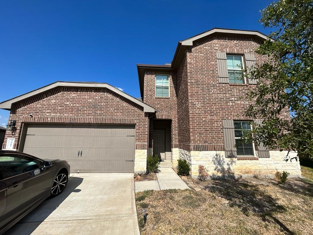 3207 Sumac Dr - Photo 2 of 31