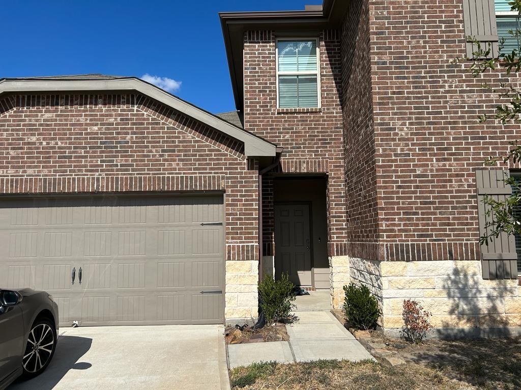 3207 Sumac Dr - Photo 3 of 31