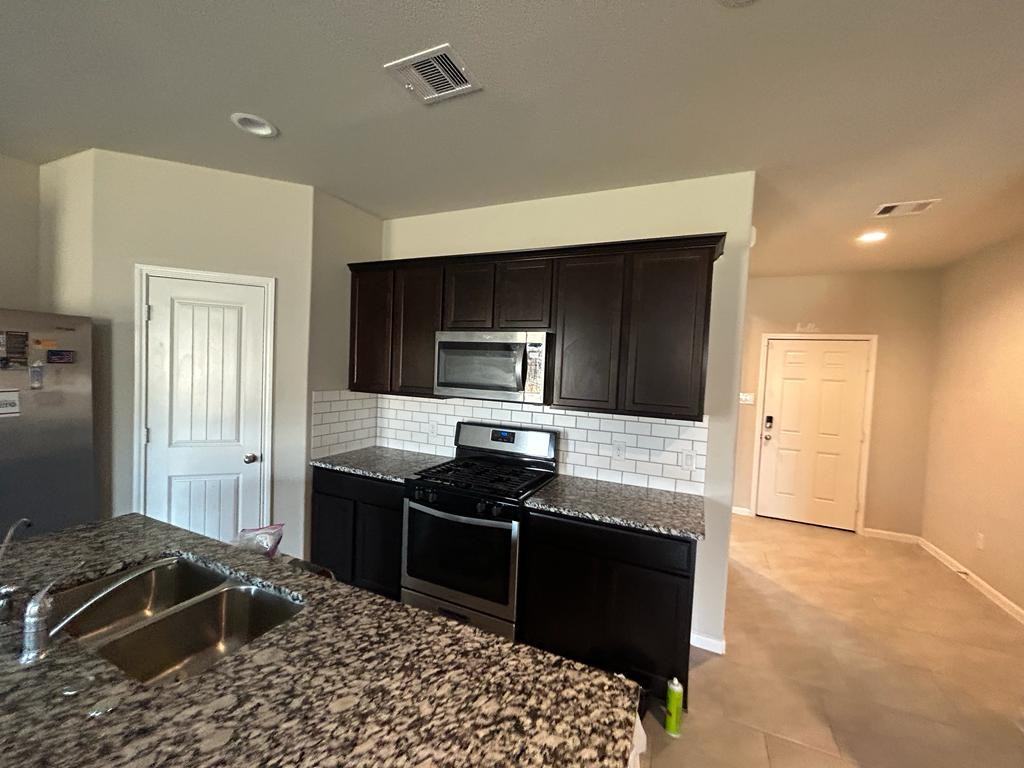 3207 Sumac Dr - Photo 7 of 31