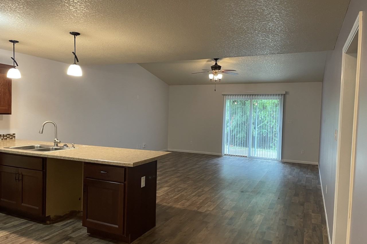 2713 Se Taurus Ct - Photo 2 of 13