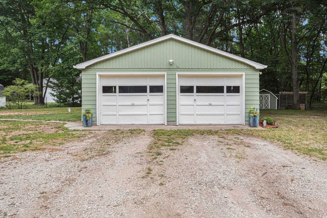 2090 N Lincoln Rd #NA - Photo 3 of 19