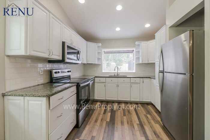 24922 Joiner Ct - Photo 3 of 17