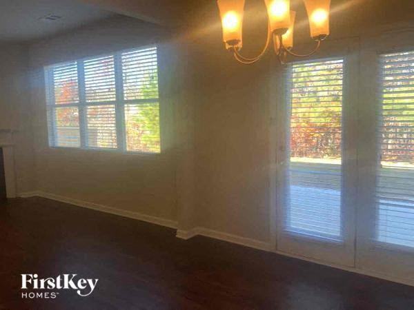 3259 Heatherwood Dr - Photo 2 of 10