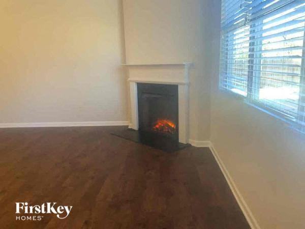 3259 Heatherwood Dr - Photo 3 of 10